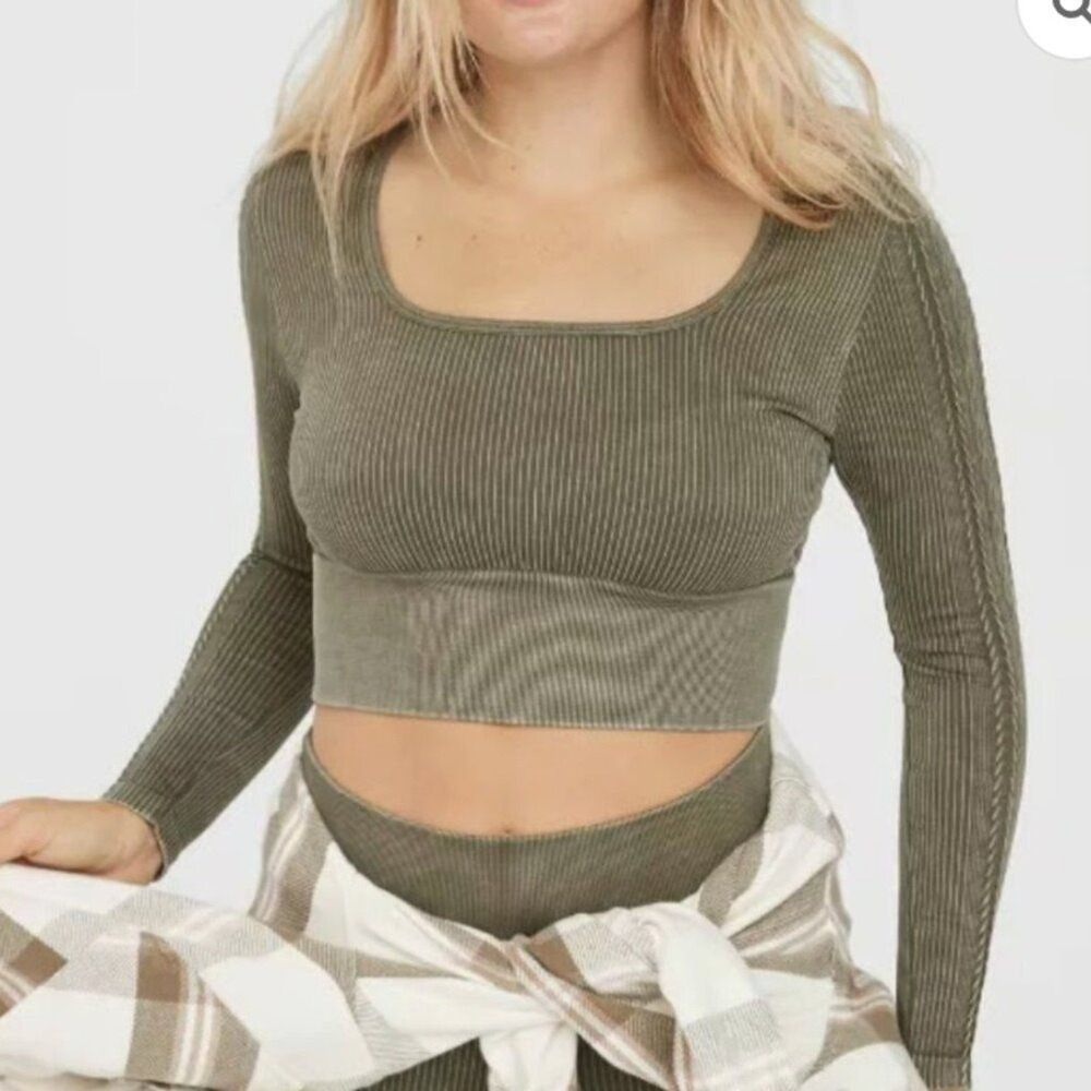 Offline by Aerie Oliveโ Green Ribbed Crop Top XL Y2K Athleisure